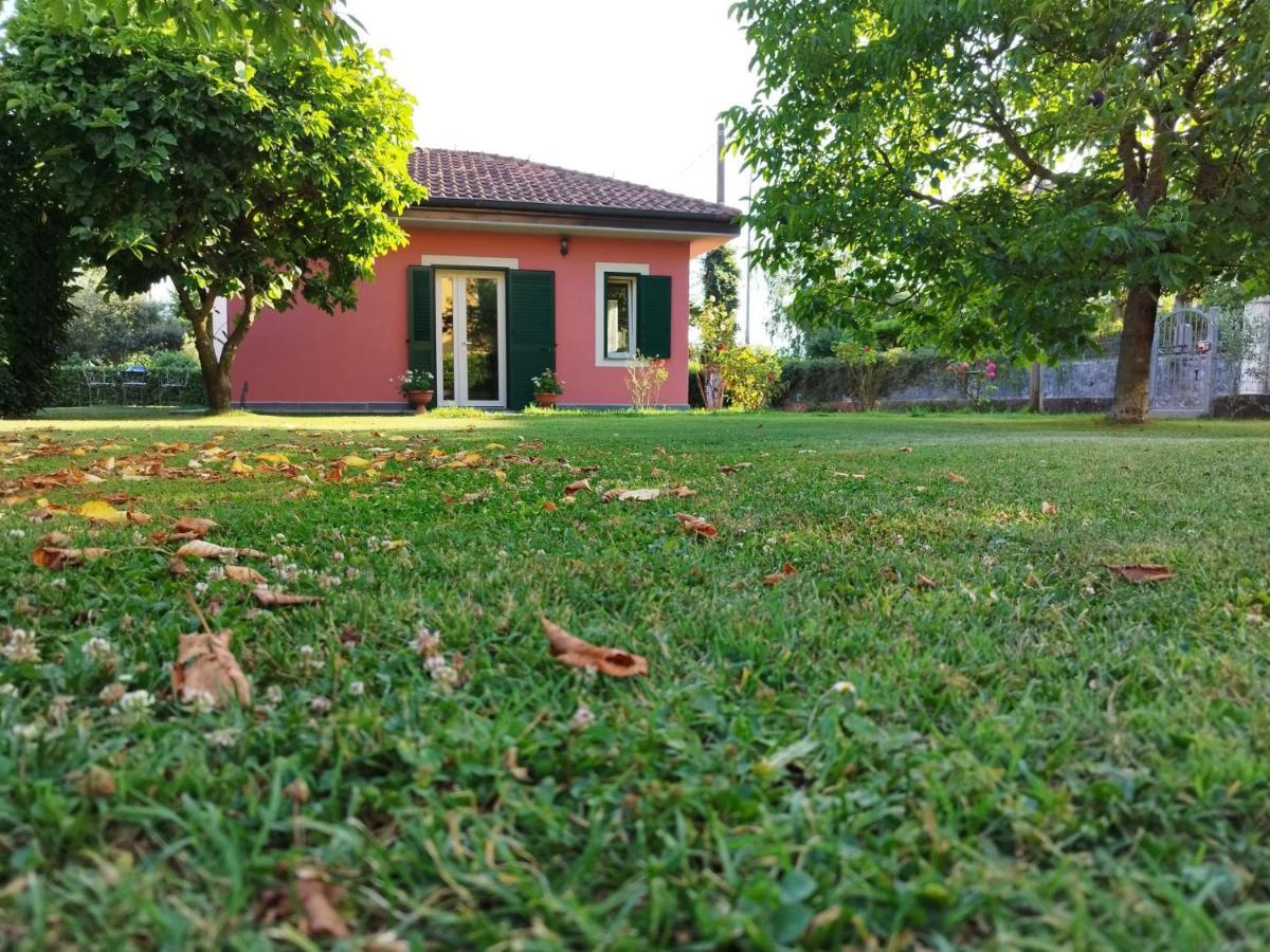 La Casina Villa Barga Buitenkant foto