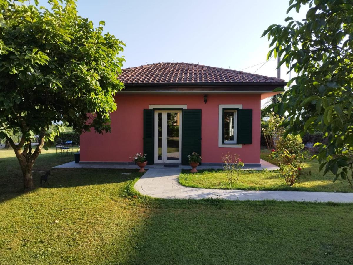 La Casina Villa Barga Buitenkant foto
